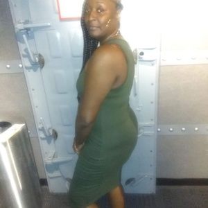 Meet your Posher, Ebony